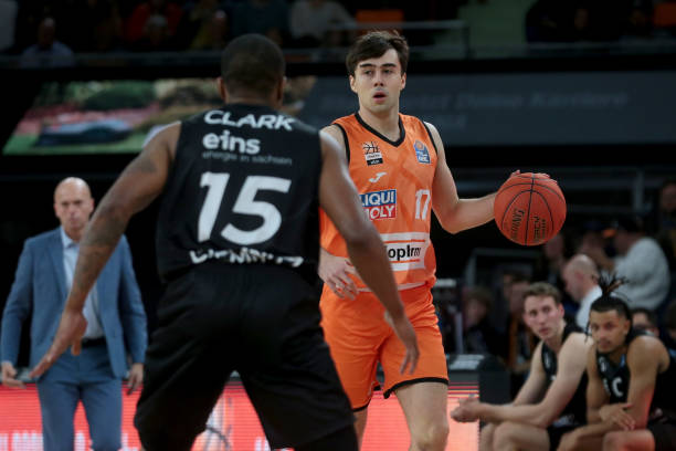 红牌事件不 红牌事件不